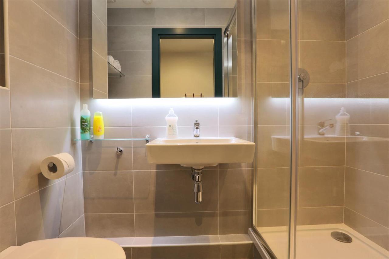 Destiny Student - Parkgate (Adults Only) Apartment ดับลิน ภายนอก รูปภาพ